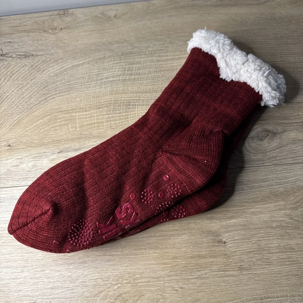 MUK LUKS Cabin Socks Red Grippy Sherpa Cozy Tall Slipper‎ Gift Giving Small 6-8